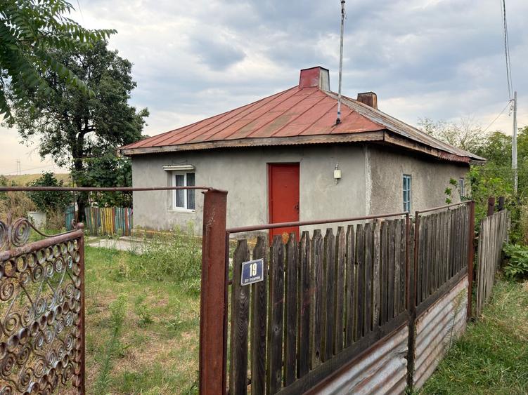Casă cu 4 camere în Milcovățu