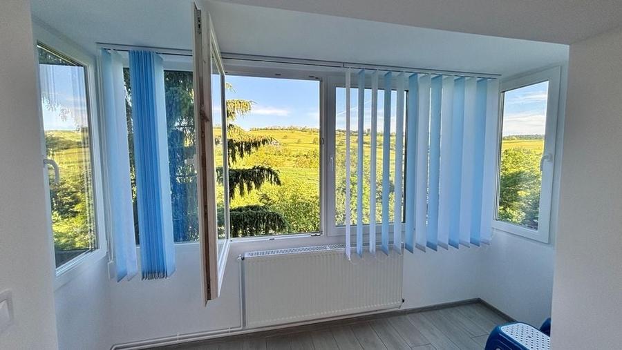 Apartament cu 3 camere decomandat în Dâmbu Pietros