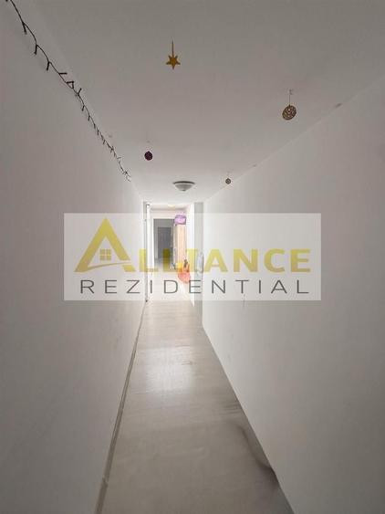 Apartament cu 4 camere semidecomandat, mobilat în Rahova