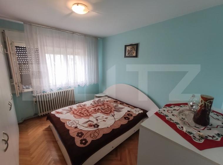 Apartament cu 3 camere semidecomandat, mobilat în 14 Mai