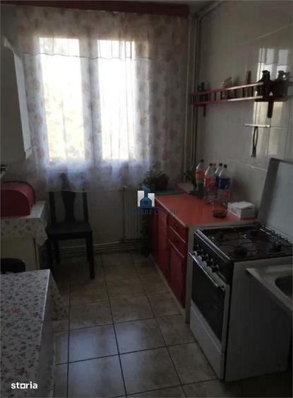 Apartament cu 3 camere decomandat în Apărătorii Patriei