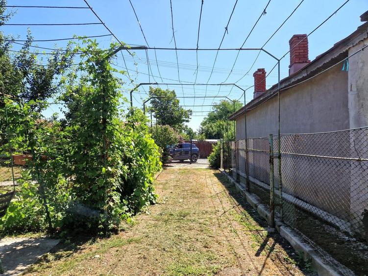 Casă individuală cu 5 camere cu Canalizare în Mătăsaru