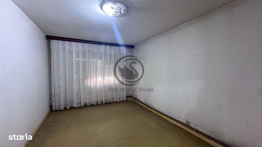 Apartament cu 4 camere decomandat în Central