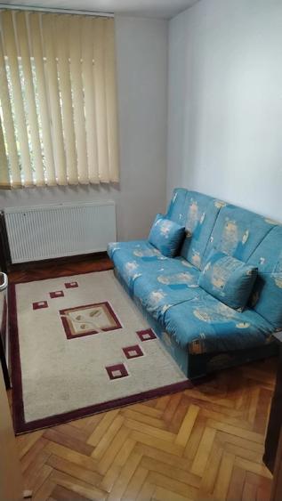 Apartament cu 3 camere semidecomandat în Olimpia-Stadion
