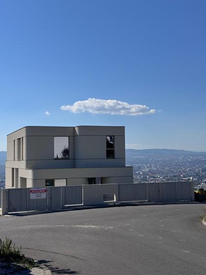 Casă cu 4 camere în Central