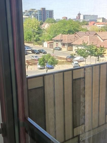 Apartament cu 2 camere semidecomandat în Nufărul