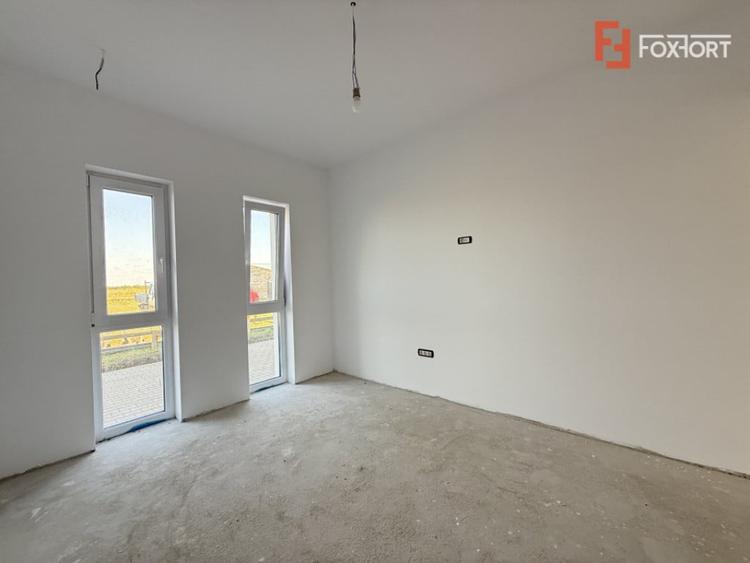 Apartament cu 4 camere în Torontalului