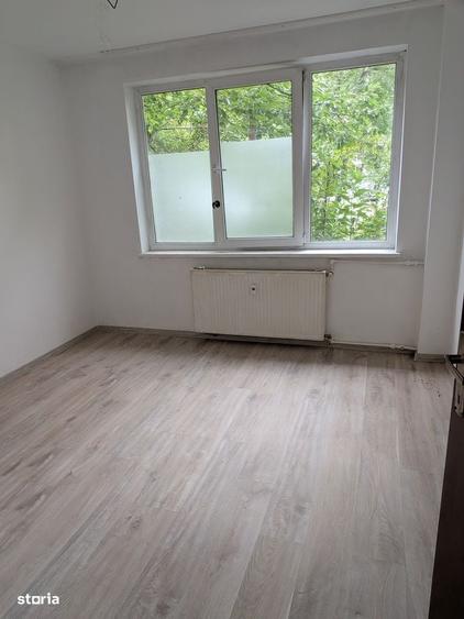 Apartament cu 2 camere semidecomandat în Brazda lui Novac