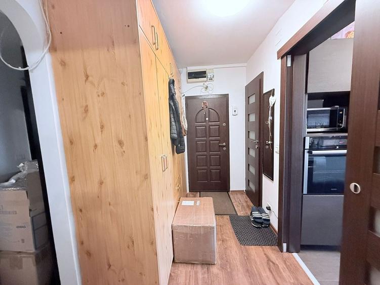 Apartament cu 4 camere decomandat, mobilat în Drumul Taberei