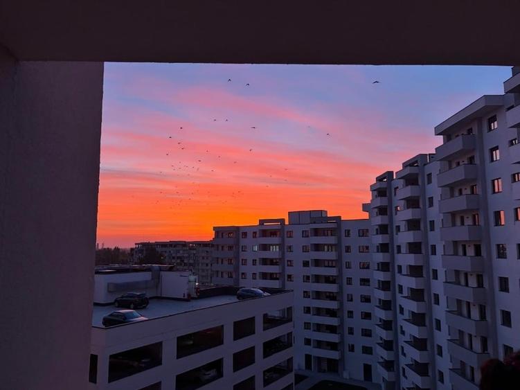 Apartament cu 3 camere decomandat, mobilat în Păcii