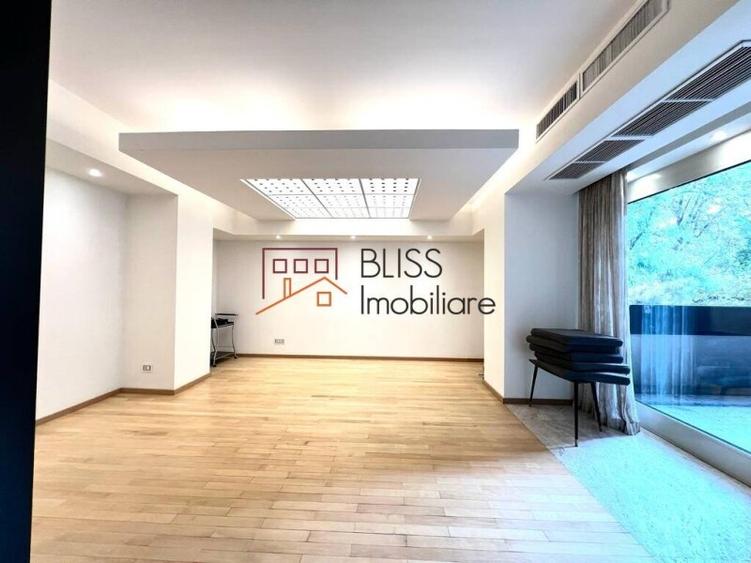 Apartament cu 6 camere decomandat în Kiseleff
