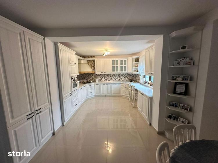Casă cu 5 camere cu Teren 2994 Mp în Ogrezeni