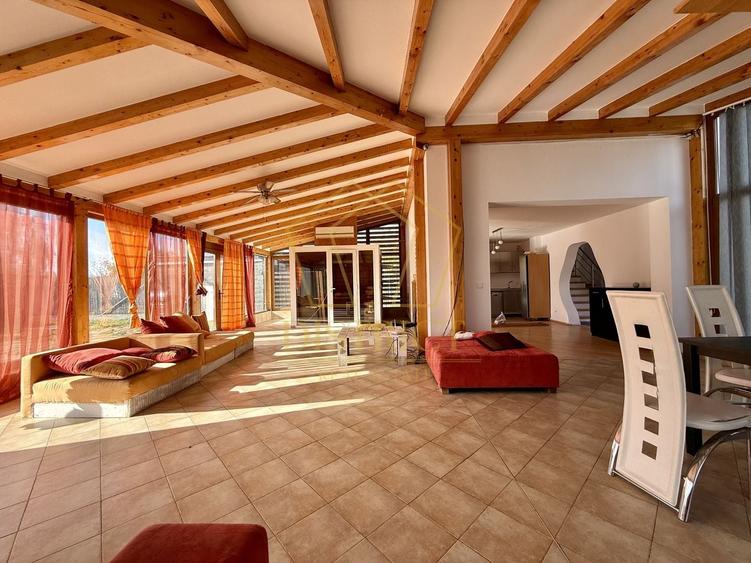 Casă individuală cu 3 camere cu Piscina în Săcălaz
