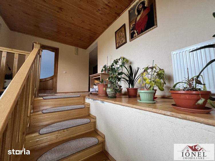 Casă cu 7 camere cu Teren 1500 Mp în Roșia Montană