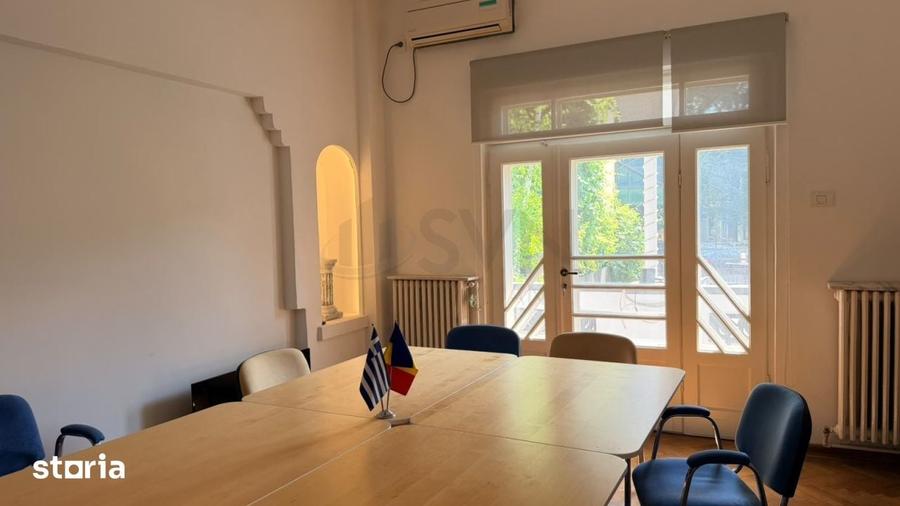 Casă cu 10 camere cu Teren 500 Mp în Floreasca