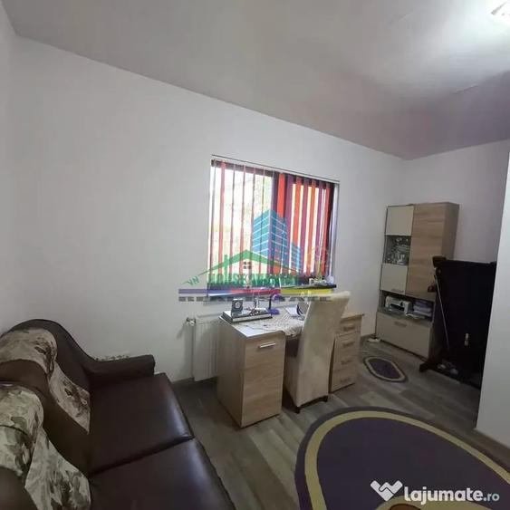 Casă cu 4 camere cu Teren 790 Mp în Central