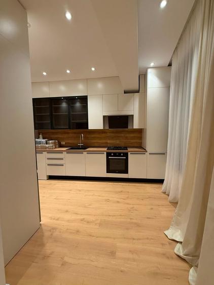 Apartament cu 3 camere semidecomandat, mobilat în Ferdinand