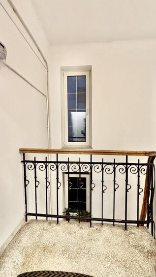 Apartament cu 4 camere decomandat în Cotroceni