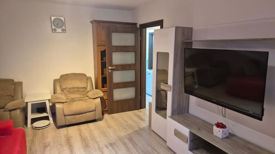 Apartament cu 3 camere decomandat, mobilat în Brâncoveanu