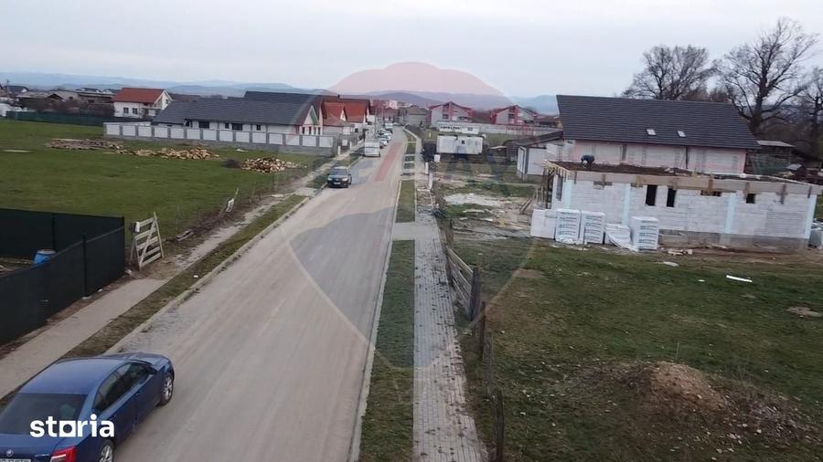Teren de 6010 mp, în Central