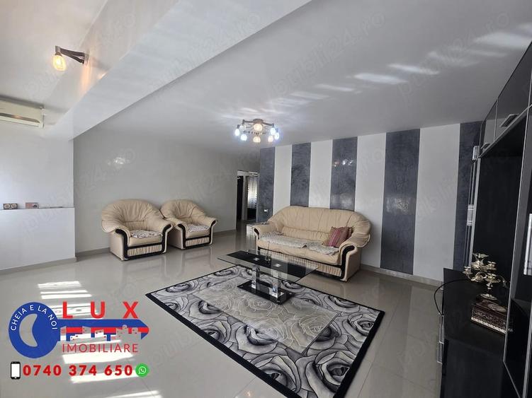 Apartament cu 4 camere decomandat în Faleză