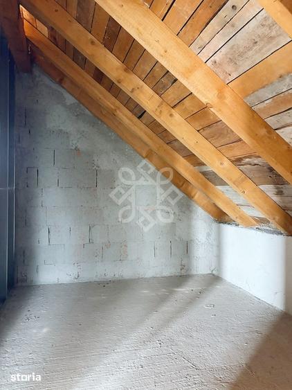 Casă cu 4 camere cu Teren 745 Mp în Central