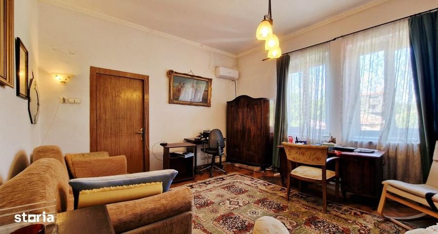 Apartament cu 4 camere în Dacia