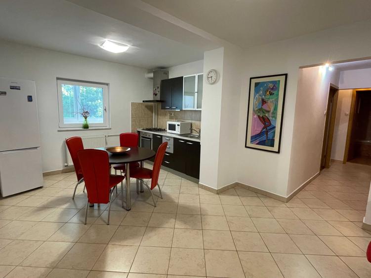 Apartament cu 3 camere decomandat în Beller