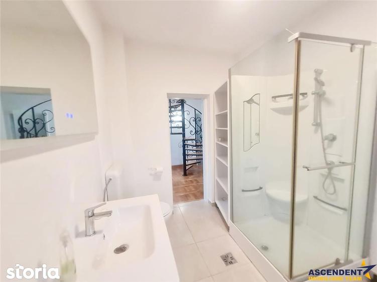 Casă cu 4 camere cu Teren 500 Mp în Central