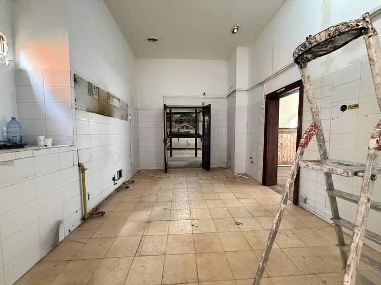 Spațiu comercial, de 126 mp, în Centrul Istoric