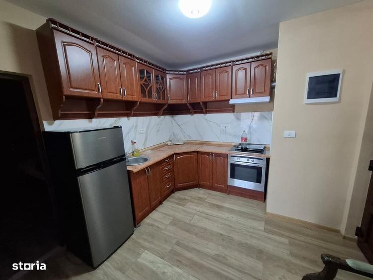 Apartament cu 3 camere în Pârneava