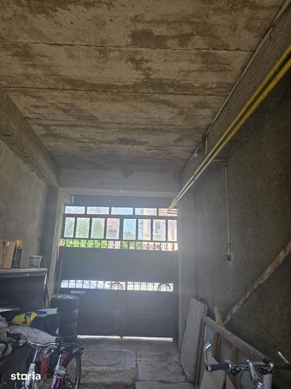 Casă cu 6 camere cu Teren 798 Mp în Botizului