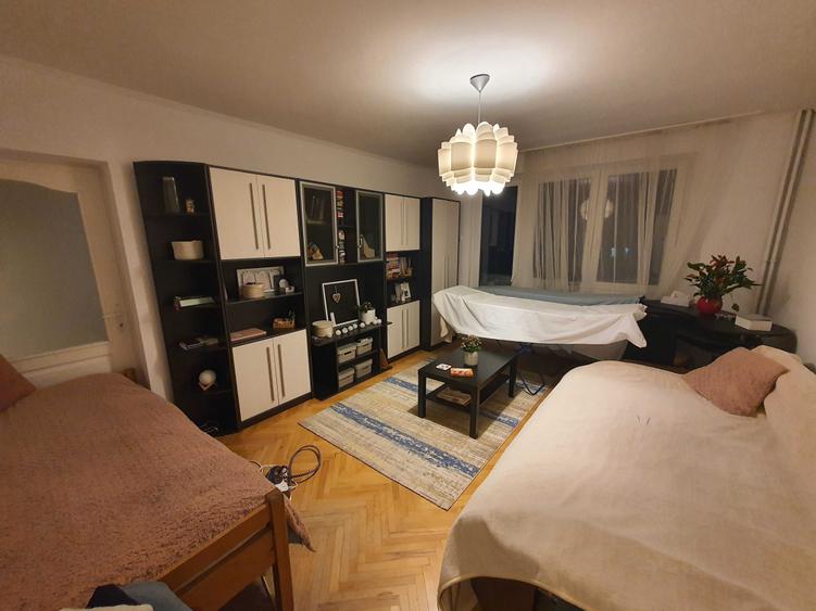 Apartament cu 2 camere decomandat în Cornișa