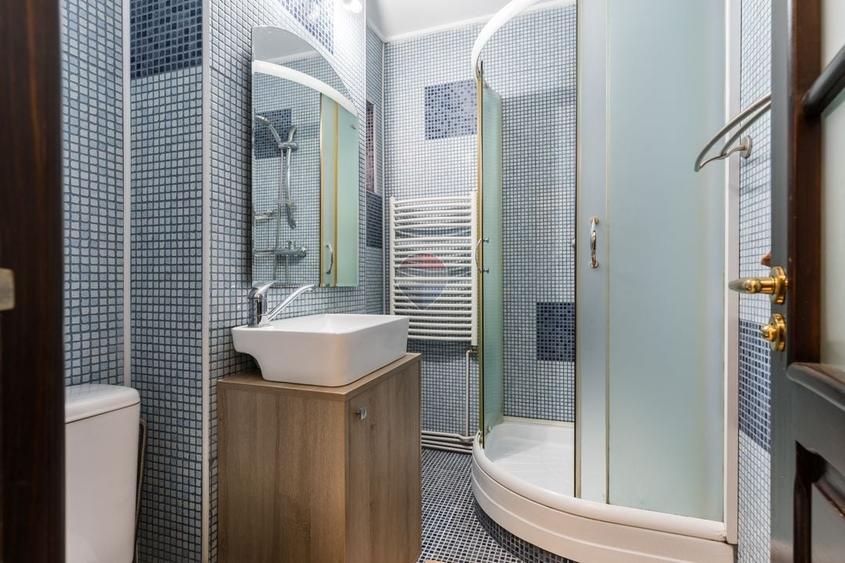 Apartament cu 3 camere decomandat, mobilat în Ultracentral