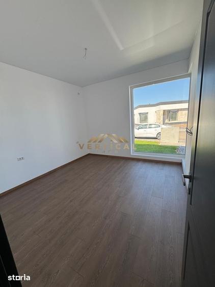 Casă cu 4 camere cu Teren 440 Mp în Vidra