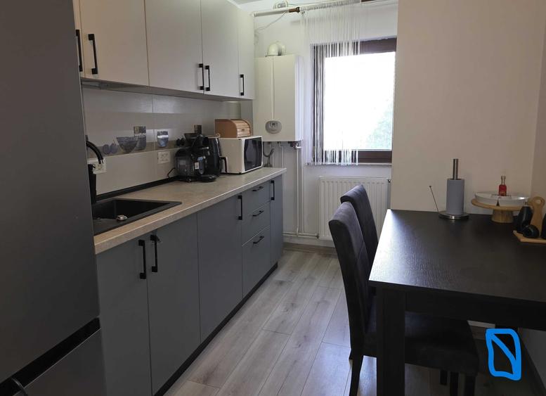 Apartament cu 3 camere decomandat în Popa Șapcă