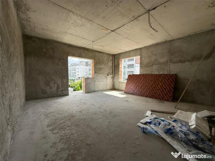 Apartament cu 3 camere decomandat în Bragadiru