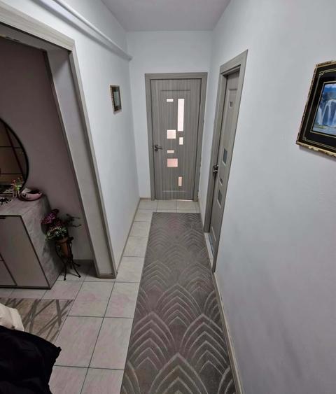 Apartament cu 2 camere decomandat în Mircea cel Bătrân