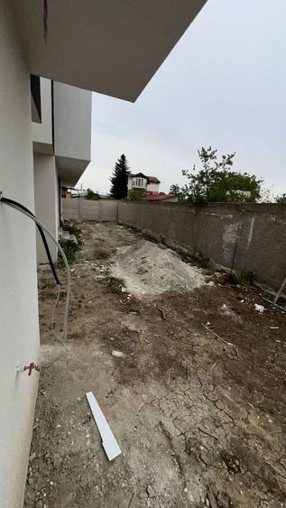 Duplex cu 4 camere cu Canalizare în Chiajna