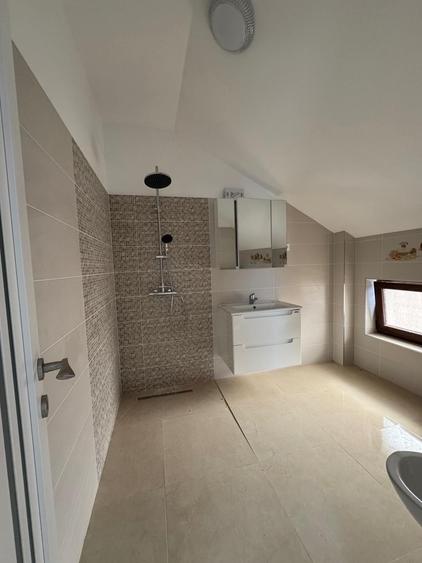 Casă individuală cu 5 camere cu Teren 509 Mp în Ghiroda