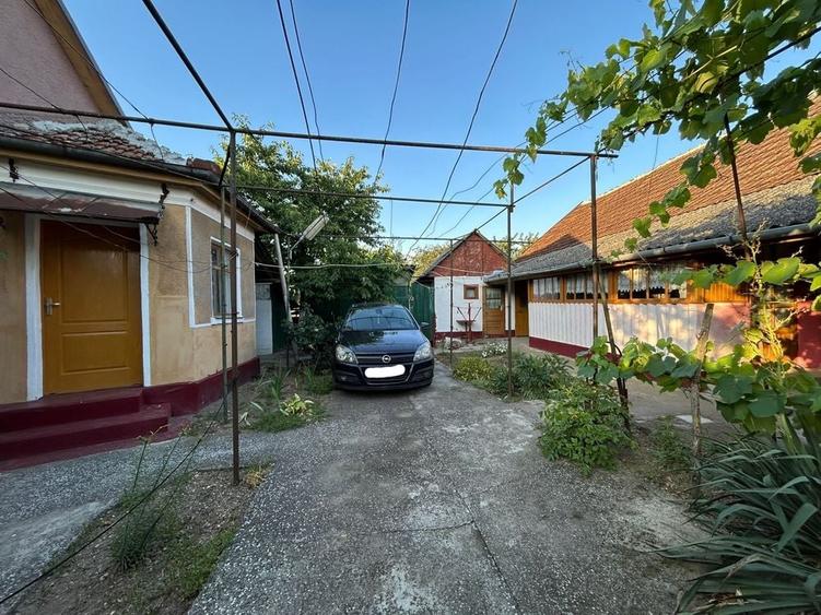 Casă cu 4 camere în Țipar