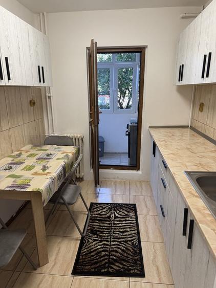 Apartament cu 3 camere decomandat în Vest