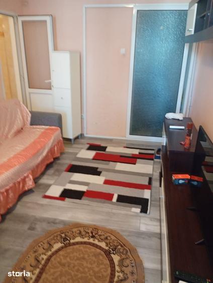 Apartament cu 2 camere decomandat în Obor