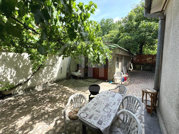 Casă individuală cu 6 camere cu Canalizare în Gruia