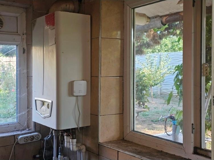 Casă individuală cu 2 camere cu Canalizare în Bariera Vâlcii