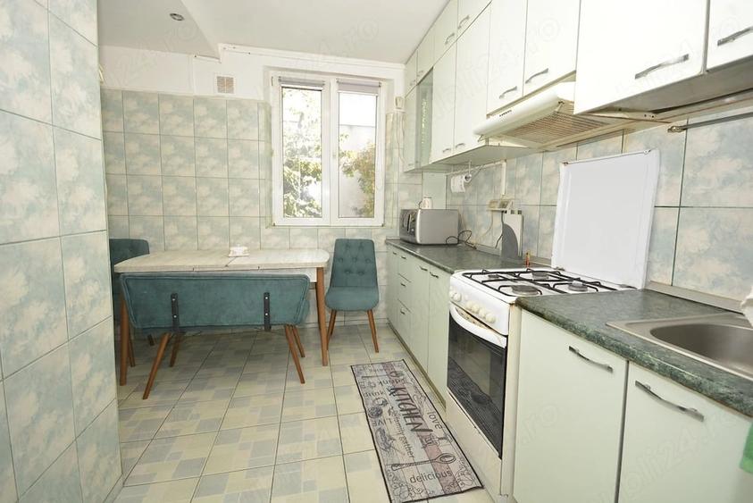 Apartament cu 4 camere decomandat în Drumul Taberei