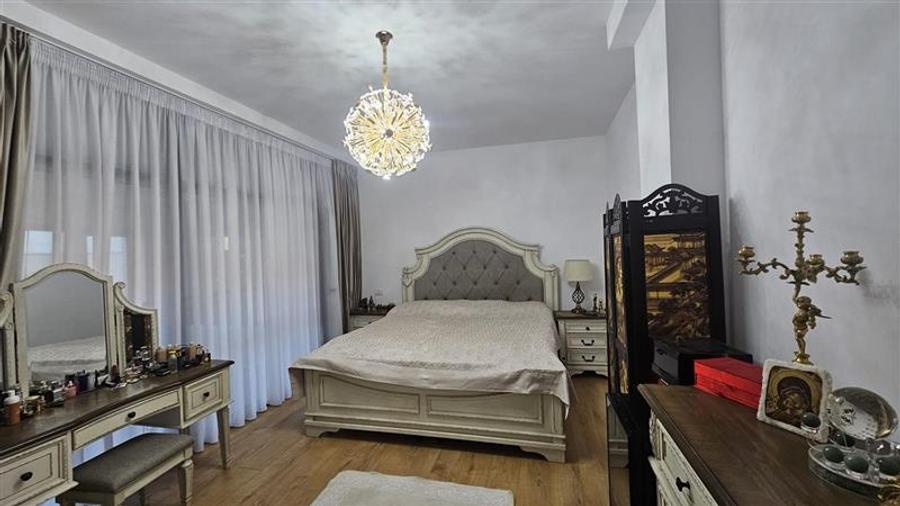 Apartament cu 3 camere decomandat, mobilat în Unirii