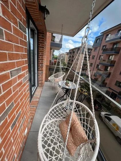 Apartament cu 2 camere semidecomandat, mobilat în Chinteni