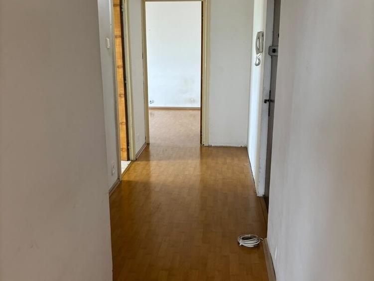 Apartament cu 2 camere decomandat în Aviației