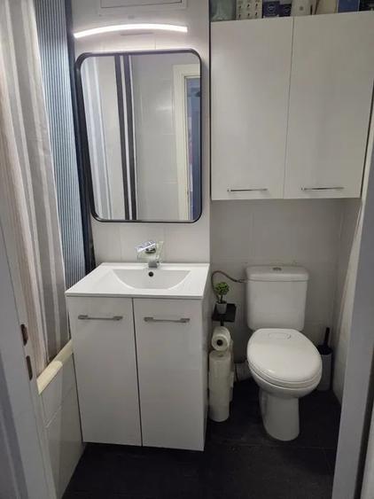 Apartament cu 2 camere semidecomandat, mobilat în Central